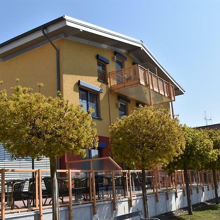 Hotel Garni "Am Hafen" Хафельберг Экстерьер фото