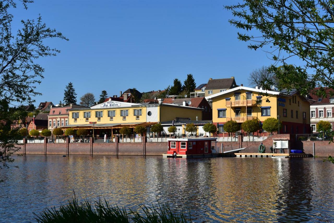 Hotel Garni "Am Hafen" Хафельберг Экстерьер фото