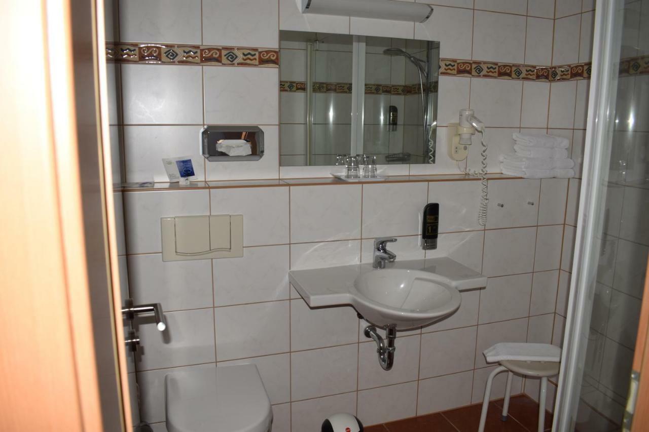 Hotel Garni "Am Hafen" Хафельберг Экстерьер фото