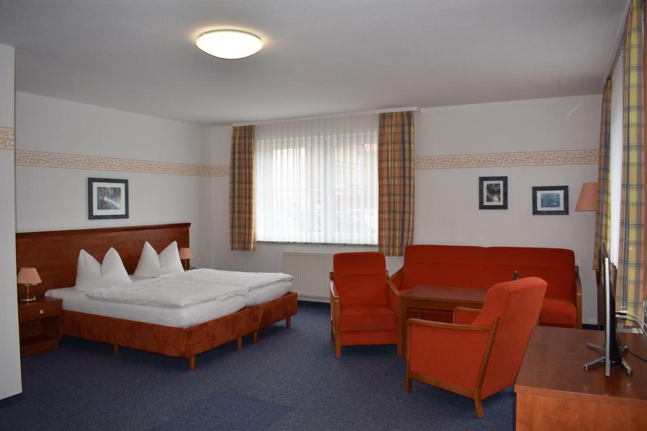 Hotel Garni "Am Hafen" Хафельберг Экстерьер фото